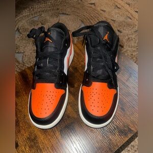 AJ 1 Low- Big Kids Size 5